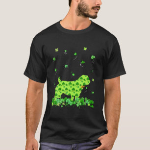Camiseta Rua, dia de Patrick Cachorro Maltês Shamrock Clove