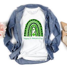 Camiseta Rua. Dia de Patrick Shamrock Verde Boho Rainbow