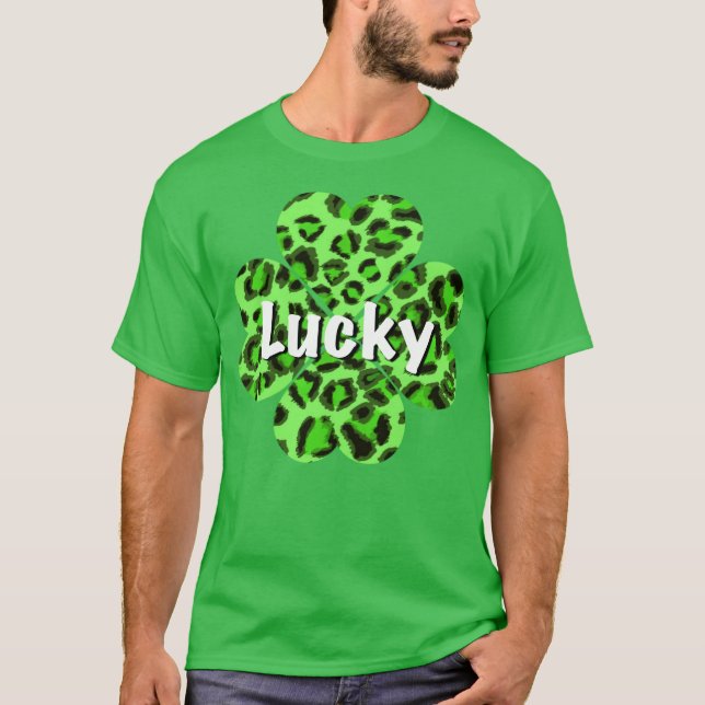 Camiseta Rua. Dia de Patty. Chita verde-leopardo-shamrock (Frente)