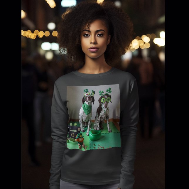 Camiseta Rua, festa de cães do dia de Patrick, damas de lon (St. Patrick's Day Dogs Ready to Party Long Sleeve Women's T-Shirt)