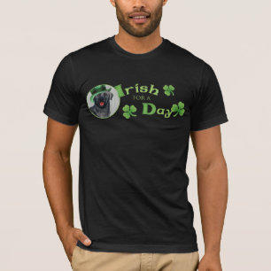 Camiseta Rua, laboratório preto no dia de Patrick