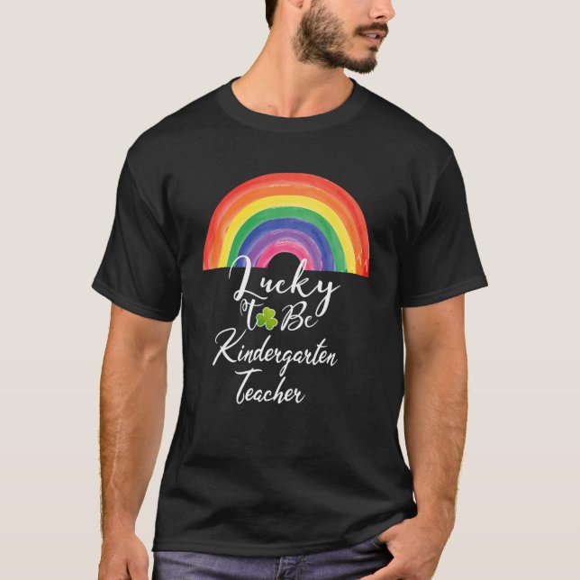 Camiseta Rua Patrick Day Teacher, Sorte De Estar No Jardim  (Frente)