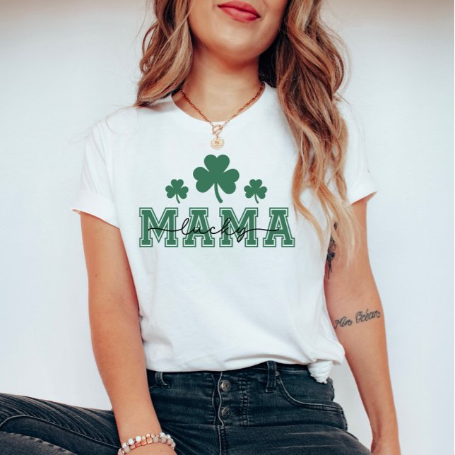 Camiseta Rua. Patricks Day Lucky Mama com Clovers Verdes (Criador carregado)