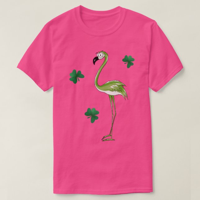 Camiseta Rua Pats Day Green Irish Flamingo Lucky Shamrocks (Frente do Design)