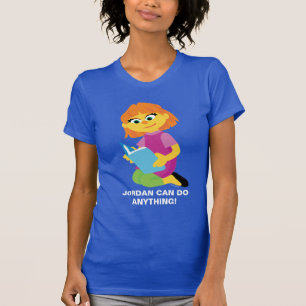 Camiseta Rua Sésamo   Julia Lendo um Livro