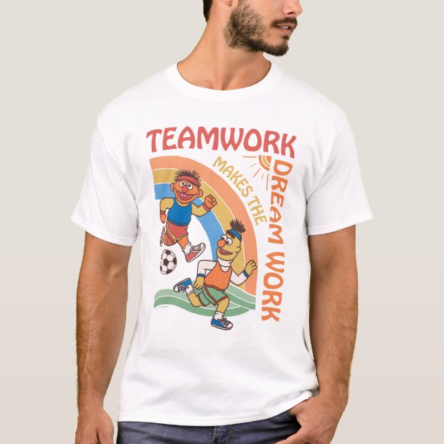 Camiseta Rua Sésamo | Trabalho em equipe Ernie & Bert (Frente)