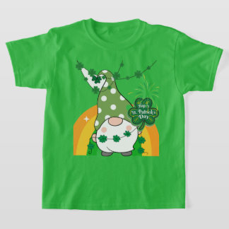 Camiseta Ruas bonitas. Gnomo do Dia de Patrick com Camarões