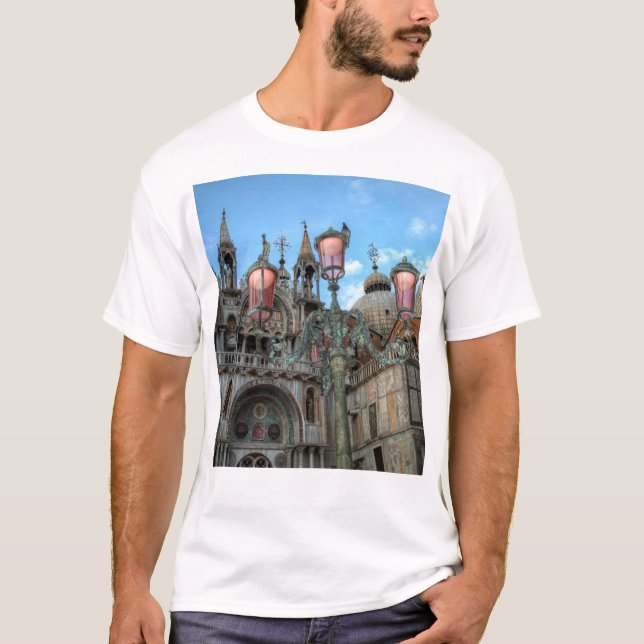 Camiseta Ruas. Marcas e Lâmpada, Veneza, Itália (Frente)