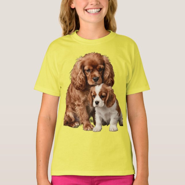 Camiseta Ruby Cavalier Spaniel and her Blenheim puppy (Frente)