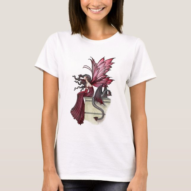 Camiseta Ruby Gothic Red Fairy e Dragão Inquietos (Frente)