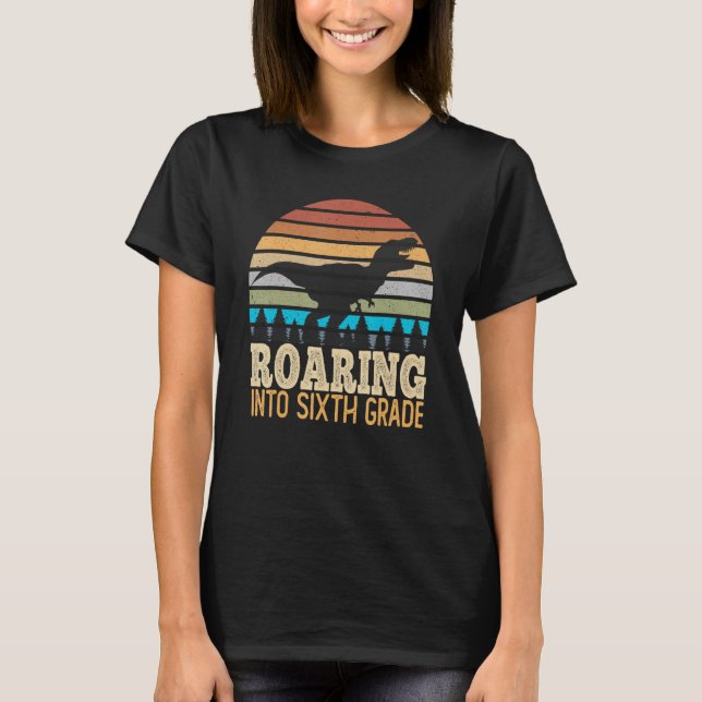 Camiseta Rugindo no 6º ano Dinossauro Volta às Aulas Vin (Frente)