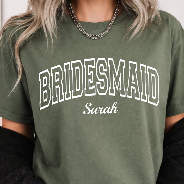 Camiseta Rustic Varsity Bridesmaid Custom Bridal Squad (Bachelorette Party,

Bridal Shower Gift, Custom Wedding Shirt, Engagement Gift, Bridal Brunch Gift)