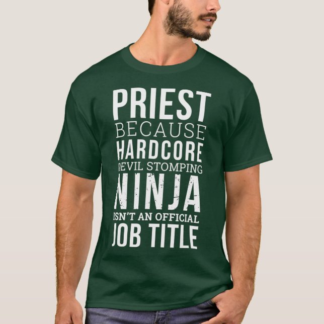 Camiseta Sacerdote Engraçado Ninja Oferece Pastor Favorito (Frente)