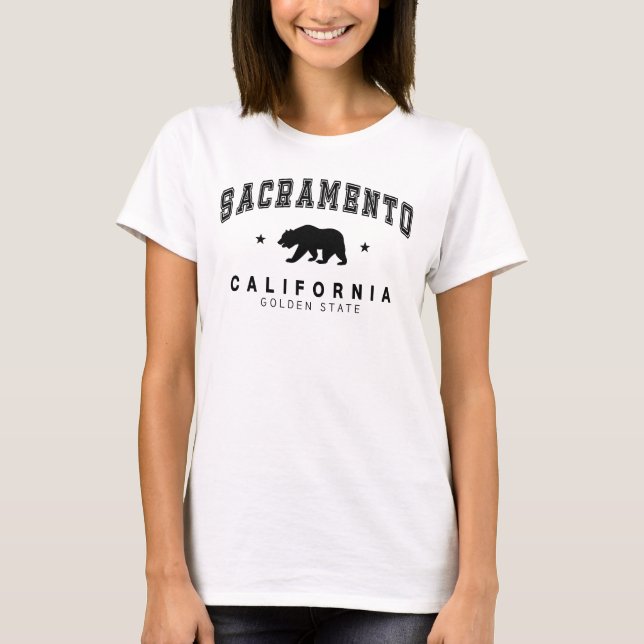 Camiseta Sacramento Branco feminino - Design do urso Grizzl (Frente)