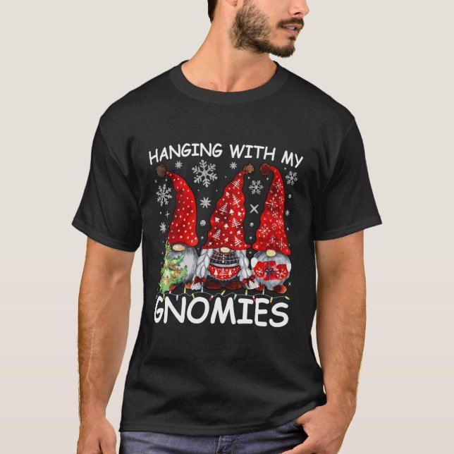 Camiseta Saindo Com Meu Gnomo De Gnomias (Frente)