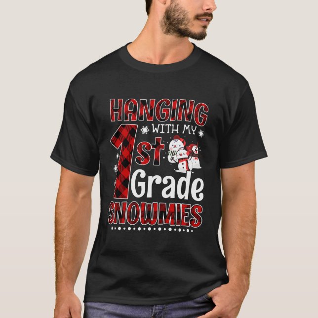 Camiseta Saindo Com Meu Professor De Neve Da Série 1Rua Chr (Frente)