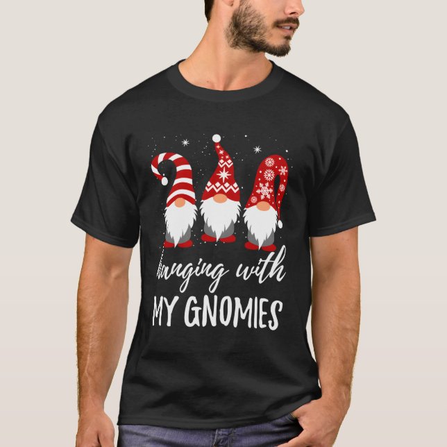 Camiseta Saindo Com Meus Gnomos (Frente)