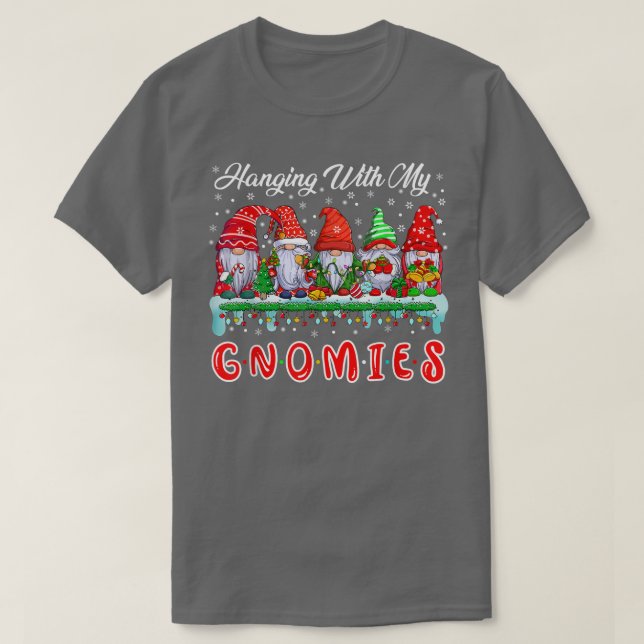 Camiseta Saindo Com Meus Gnomos Engraçados Cinco Gnomos Xma (Frente do Design)