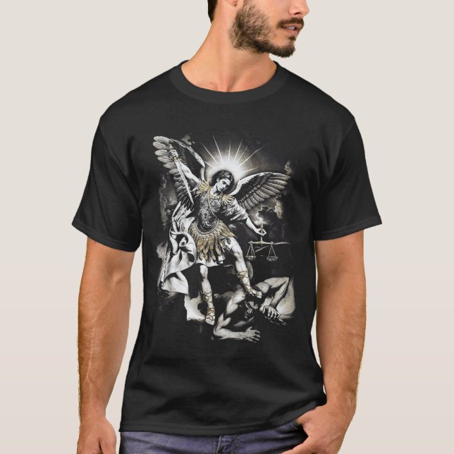 Camiseta Saint Michael Defeating Satan Archangel Warrior  (Frente)