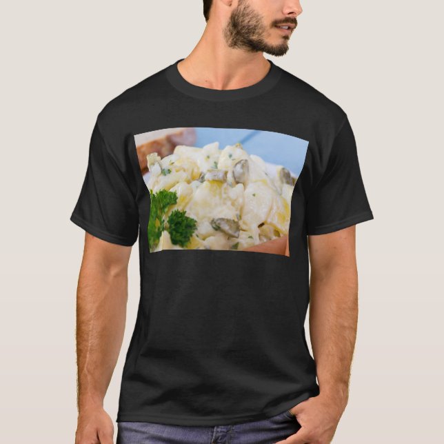 Camiseta Salada de batata com enchido e mostarda (Frente)