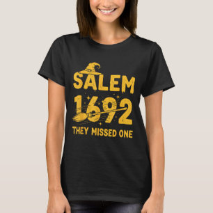 Camiseta Salem 1692 Eles Perderam Uma Bruxa De Salem Hallow