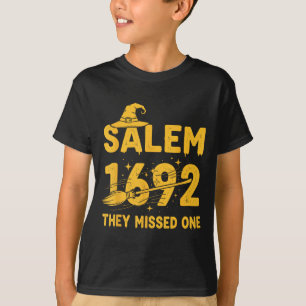 Camiseta Salem 1692 Eles Perderam Uma Bruxa De Salem Hallow