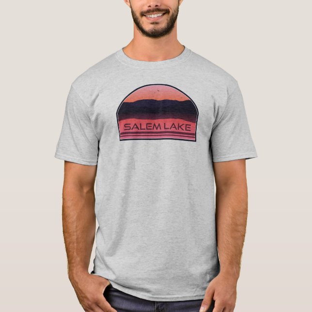 Camiseta Salem Lake North Carolina Red Sunrise (Frente)