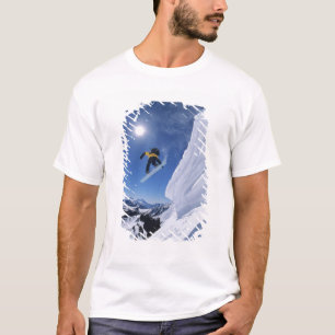 Camiseta Saltando para o Canyon Snake Creek a partir de Cla