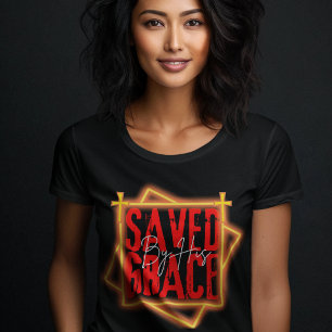 Camiseta Salvas pela Sua Graça - Gratidão do Evangelho para