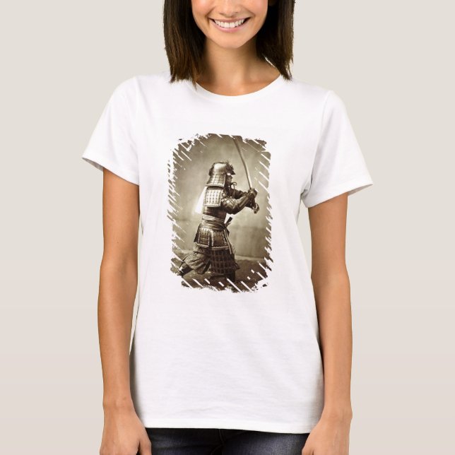 Camiseta Samurai com espada levantada, c.1860 (albumen impr (Frente)
