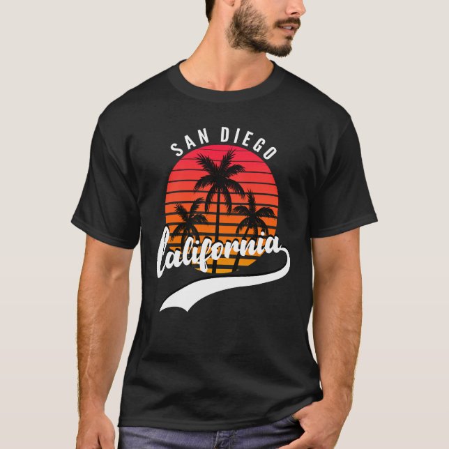 Camiseta San Diego, California Retro Sunset Men's T-Shirt (Frente)