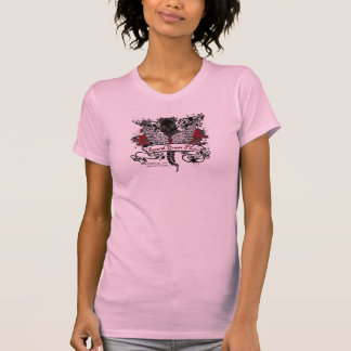 Camiseta sangue e logotipo das asas