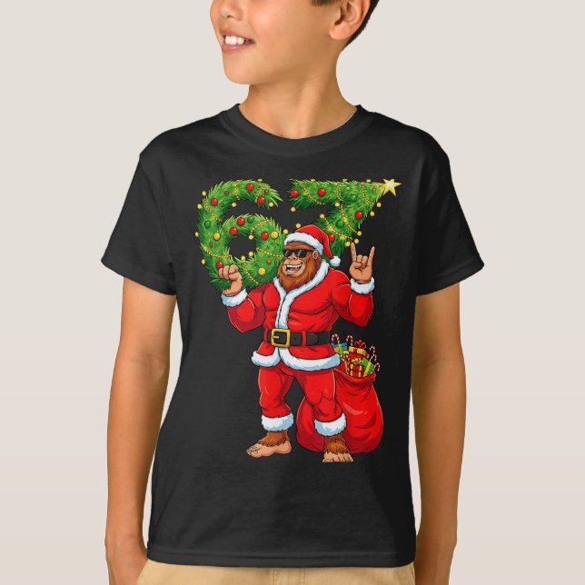 Camiseta Santa Bigfoot 67 Meme Six Seven 6 7 Funny Bigfoot  (Frente)