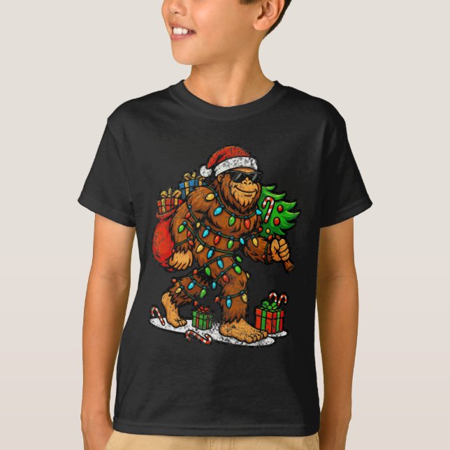 Camiseta Santa Bigfoot Christmas Tree Xmas Lights Funny Sas (Frente)