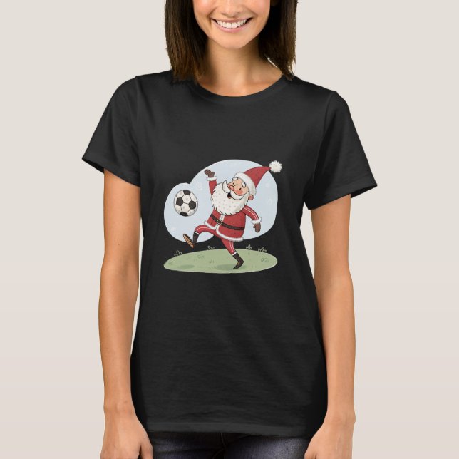 Camiseta Santa Claus in Action: Playing Christmas Soccer (Frente)