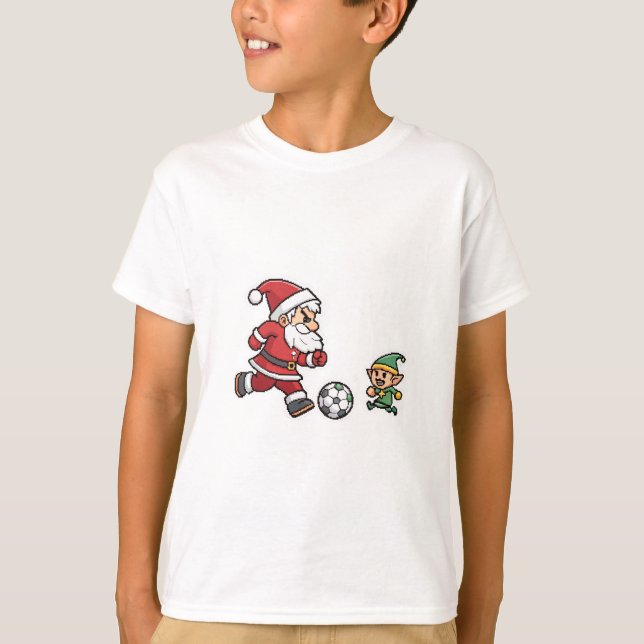 Camiseta Santa Claus Plays soccer with a Naughty Goblin (Frente)