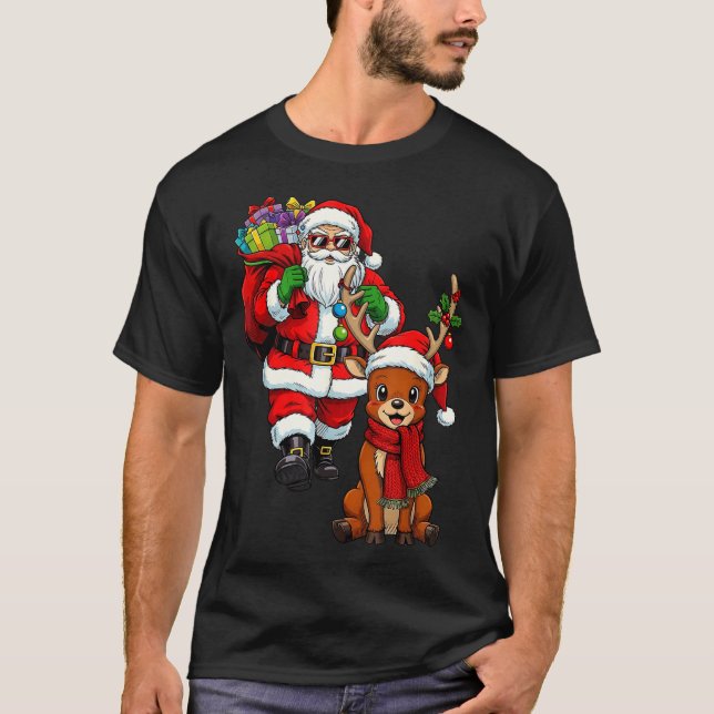 Camiseta Santa Claus With Reindeer And Cool Christmas  (Frente)