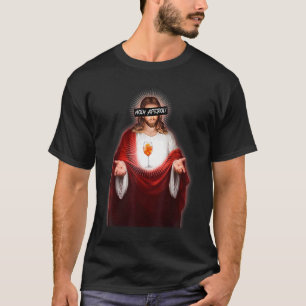 Camiseta Santo Deus Aperoli segurando um copo de vinho