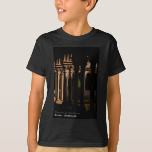 Camiseta São Bento ou o Santo Benedict, armário gótico