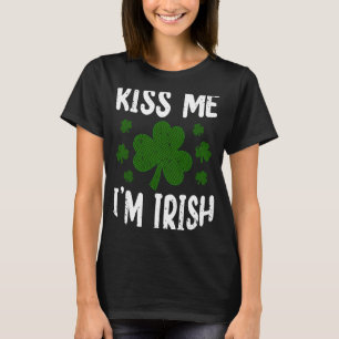 Camiseta São Patricinhos Dia Lábios Shamrock Verde Me Beija