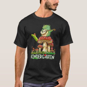Camiseta Sapo Bonito Jogando Banjo Snail Mushroom Kindergar