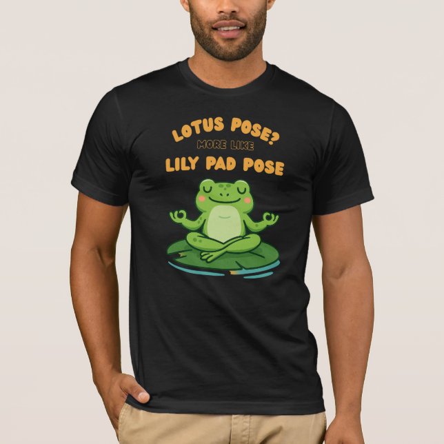 Camiseta Sapo Engraçado Yoga Cartoon Lotus Lily Pad Design (Frente)
