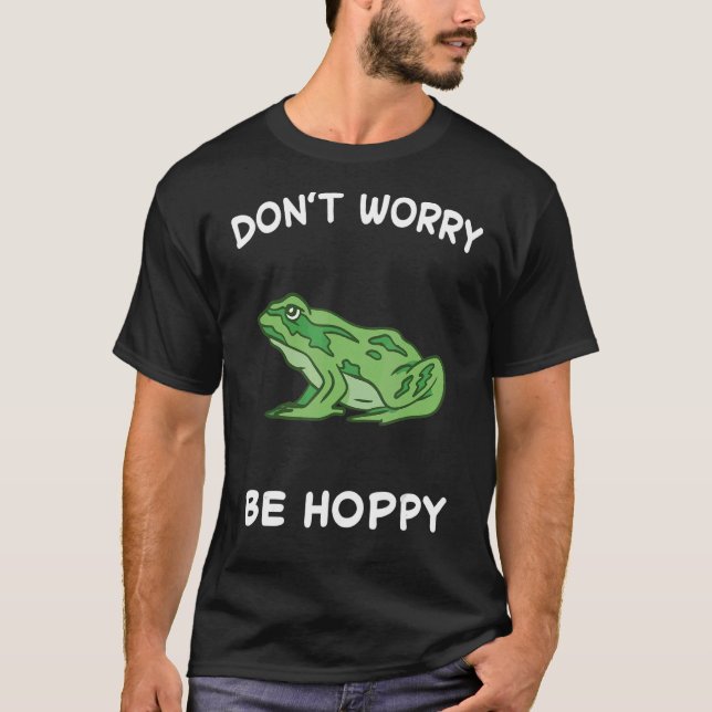 Camiseta Sapo não se preocupe com o sapo pegando anfíbio (Frente)
