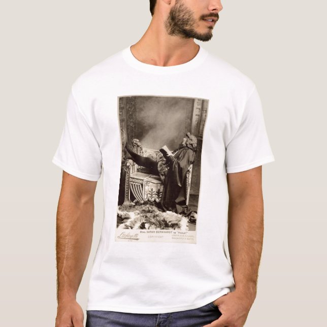 Camiseta Sarah Bernhardt (1844-1923) como Hamlet no 1899 (Frente)