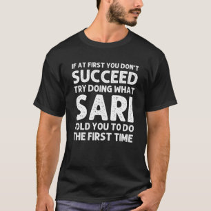 Camiseta SARI Nome Personalizado Aniversário Engraçado Jo