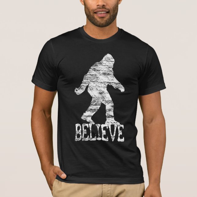Camiseta SASQUATCH/BIGFOOT "ACREDITAM" o t-shirt (afligido) (Frente)