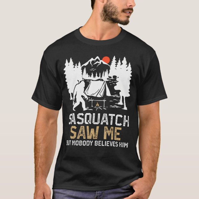 Camiseta Sasquatch Me Viu Caça de Criptozoário Engraçado Sa (Frente)