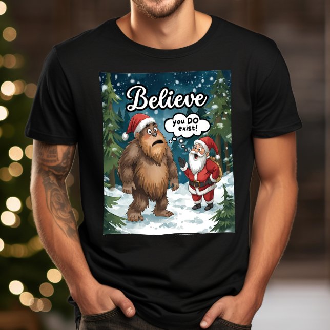 Camiseta Sasquatch Meets Santa Funny Christmas (Criador carregado)