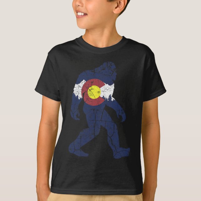 Camiseta Sasquatch Retro State Flag Colorado Rocky Mountain (Frente)