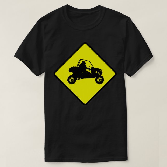 Camiseta Sasquatch SXS atravessando a estrada UTV Road Si (Frente do Design)